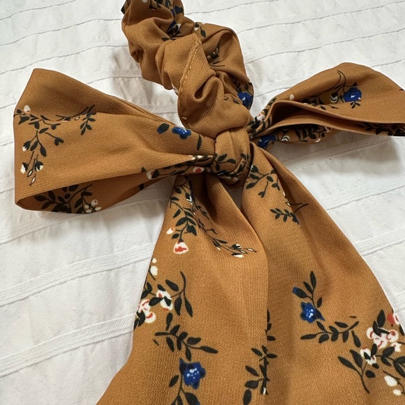 Flower pattern coquette style hair bow - Picture 2 of 2